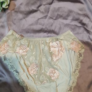 FOREVER 21 lingerie set