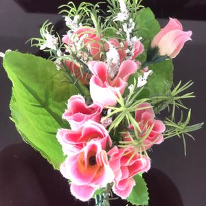 Pink small flower bouquet 💐