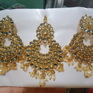 Zaveri Pearls Earrings And Mangtikka Set