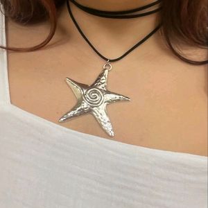 Y2k Swirl Starfish Pendant<3