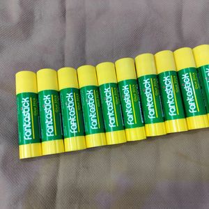 10 Glue sticks 🍀