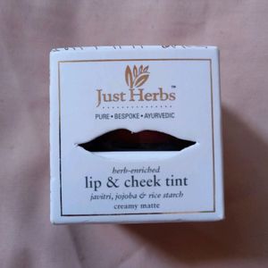 JUST HERT LIP AND CHEEK TINT. 💋