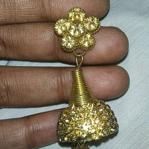 Golden Jhumke