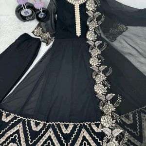 Pakistani Gown suit  🔥