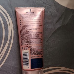 Vaseline Gluta Hya Serum-in-Lotion