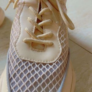 Beige Flatform Sneakers