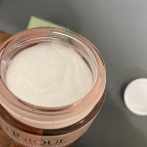 Clinique Moisture Surge 72 Hrs