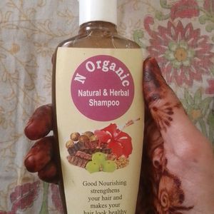 Natural And Herbal Shampoo