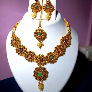 Necklace Set With Earrings And Mangtika