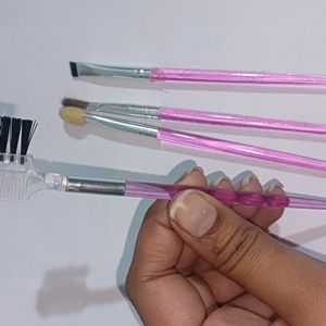 Set Of 5 Makeup Brushes