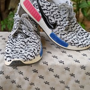 women sneakers