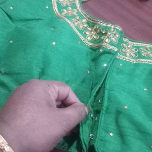 Beautiful  gree. colou raw silk blouse  38 size upto 42 alterable with front open