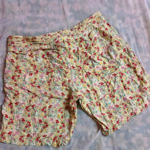 30rs Of On Del🚚 MAX Floral Print Shorts (Women's)