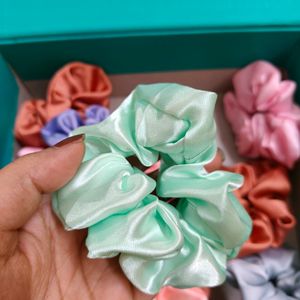 11 Satin Scrunchies 🔥