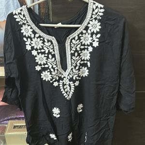 L-Xl Chikankari Short Kurthi