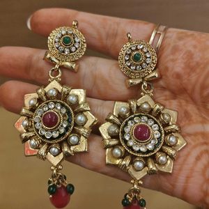 Unique Earrings With Emerald And Ruby Look