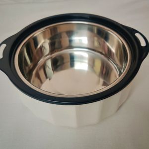 Brand New Microwave Safe Cassarole With Glass Lid