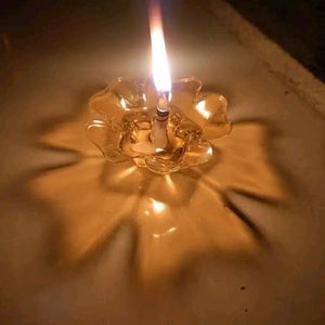 24 Reflecting Diyas