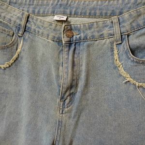 URBANIC YELLOW WASH DAMAGED JEANS with a freebie