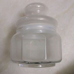 SET OF 2 GLASS JARS WITH LID