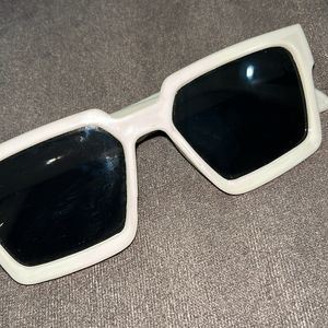 SUNGLASSES