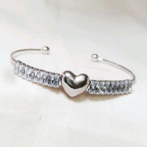 Brane New Heart Shaped Bracelet - Silver