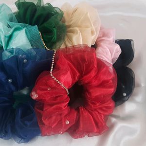 PEARL SCRUNCHIES