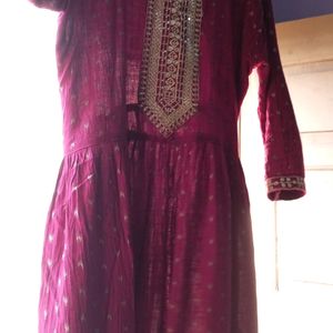 Naira Kurti Set