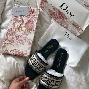 DIOR FLATS