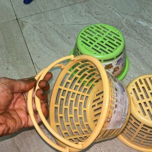 Plastic basket