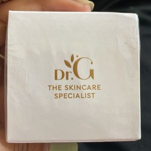 Dr Geetika Glow Mask