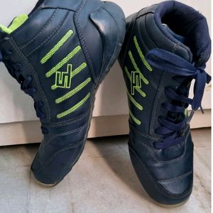 Casual Shoes For Men,बैक साइड से चिपकना पड़ेगा