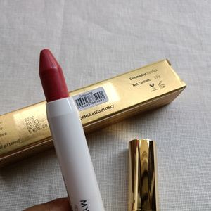 Myglamm Perfect Curves Lip Crayon