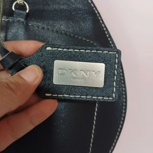 DKNY Shoulder Bag In Good Condition