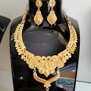 Golden Necklace And Earrings Set