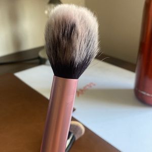 Real Techniques Blush Brush