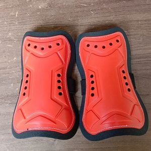 Riaka Shin Guard