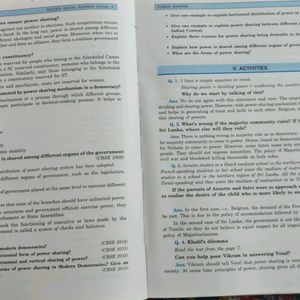 Golden - Social Science Guide With Sample Papers
