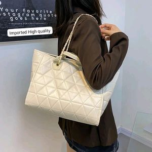 Trendy Tote