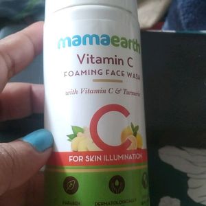 Mama Earth Vitamin C Foaming Face Wash With Vitamin C And Turmeric