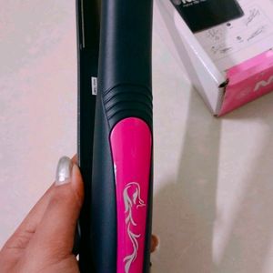 Nova Hair Straightener New