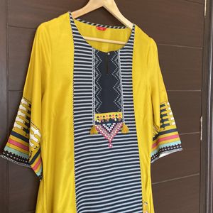 W for Women Mustard Yellow Asymmtric Hem Printed Kurta,size (18)xxxl(New Without Tag)bust 46, Waist 45, Length 45