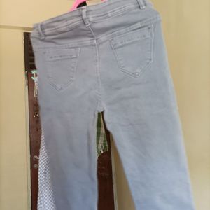 3/4 th Grey Skinny Jeans