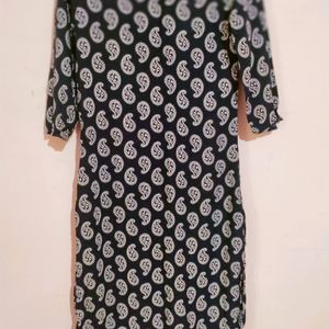 Avaasa Black Printed Kurtha For Women