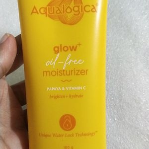 Aqualogica Glow Oil Free Moisturizer