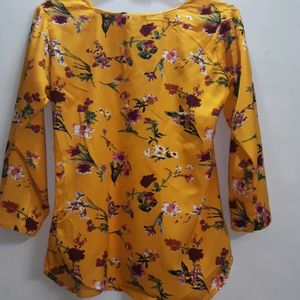 Darzi Floral Print Yellow Top💛