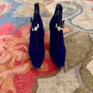 Stylish Blue Suede Party Shoes