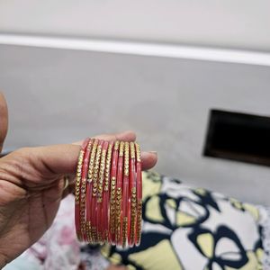 Pink Glass Bangles Set