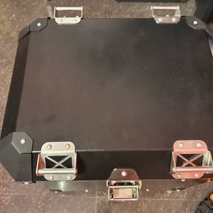 ALUMINIUM TOP BOX