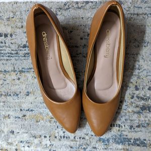 OFFER!! Nude Block Pumps In Beautiful Condition